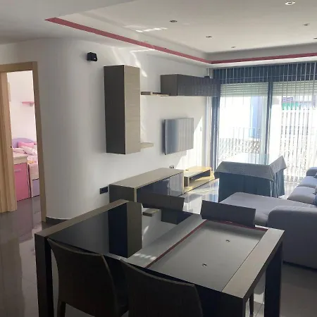 Exclusivo En Zona Monumental Con Aparcamiento Incluido Apartamento