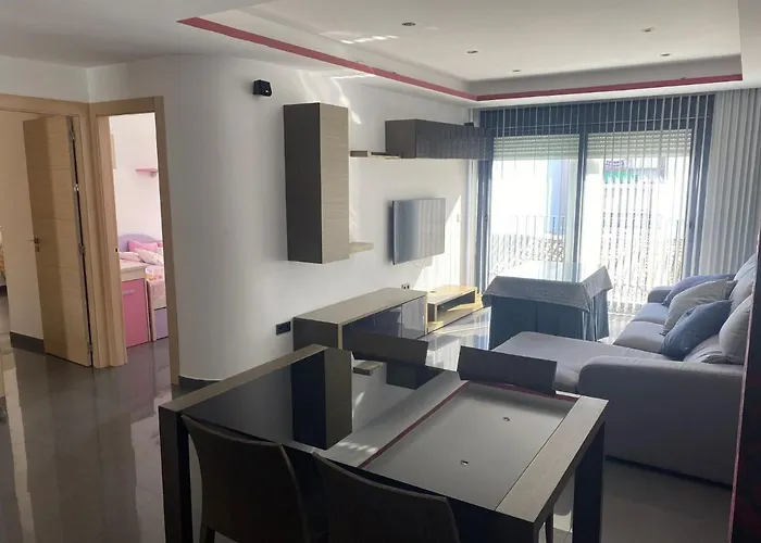 Exclusivo En Zona Monumental Con Aparcamiento Incluido شقة