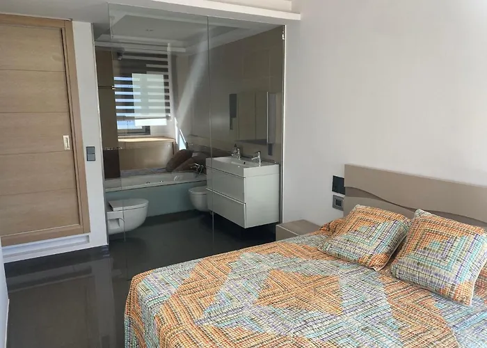 Exclusivo En Zona Monumental Con Aparcamiento Incluido Apartmán